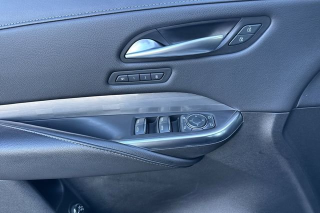 Used 2024 Cadillac XT4 Premium Luxury image 11