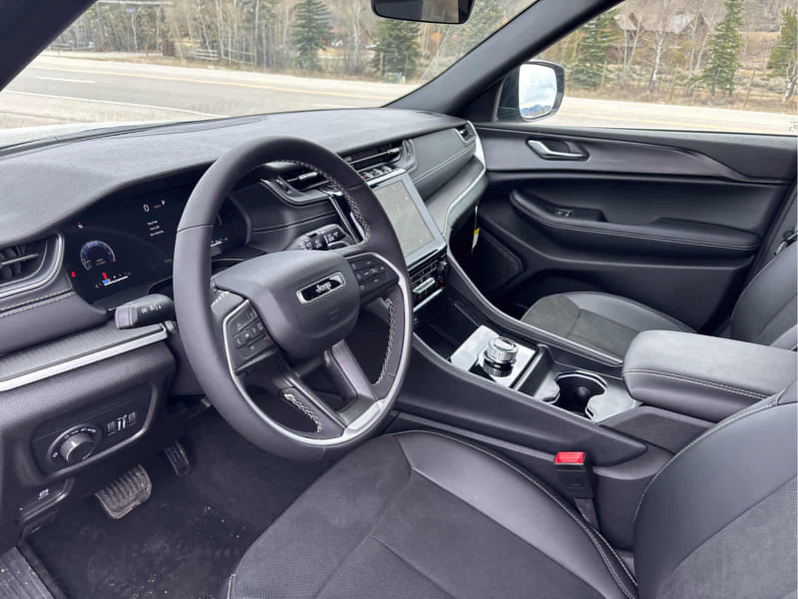 New 2025 Jeep Grand Cherokee L Altitude image 42