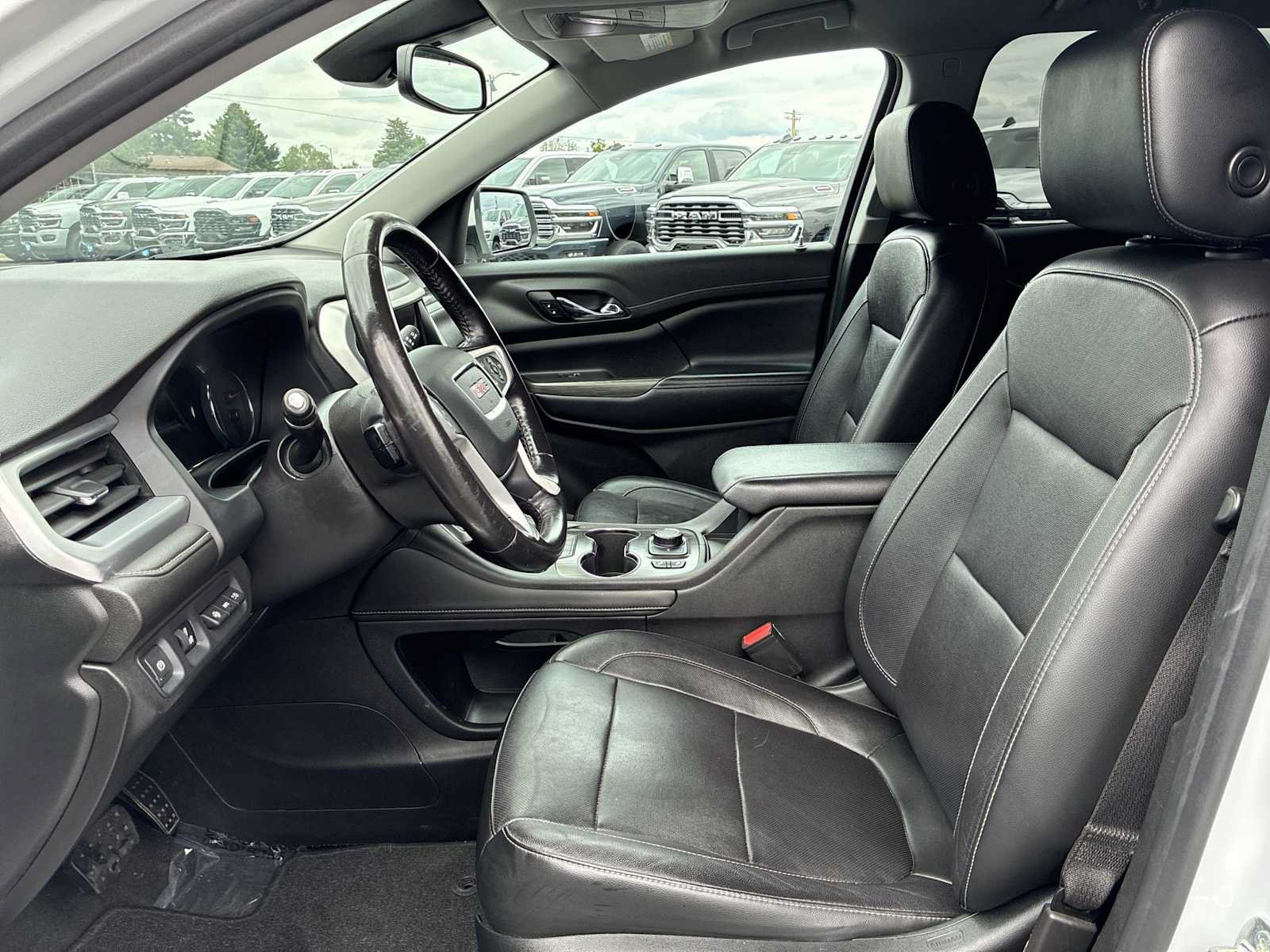 Used 2020 GMC Acadia SLT w/ Driver Alert Package II AWD/4WD image 13