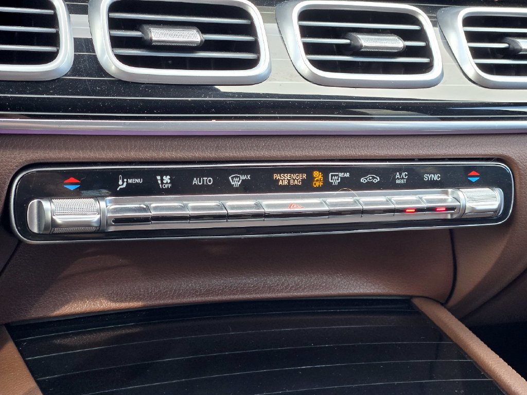 Used 2025 Mercedes-Benz GLS 450 4MATIC image 30