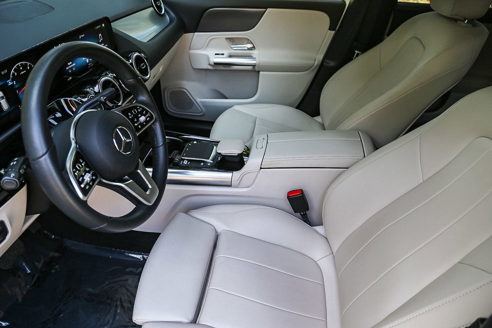 Used 2022 Mercedes-Benz GLA 250 4MATIC image 16