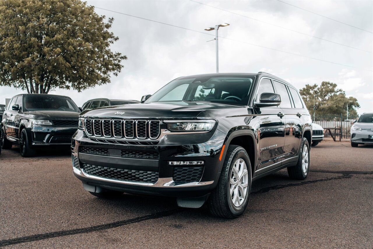 Used 2023 Jeep Grand Cherokee L Limited w/ Trailer Tow Group (B) image 3