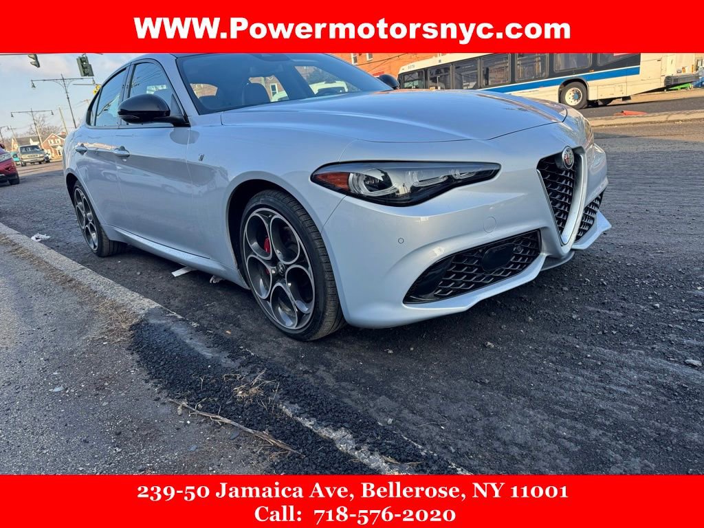 Used 2024 Alfa Romeo Giulia Ti image 2