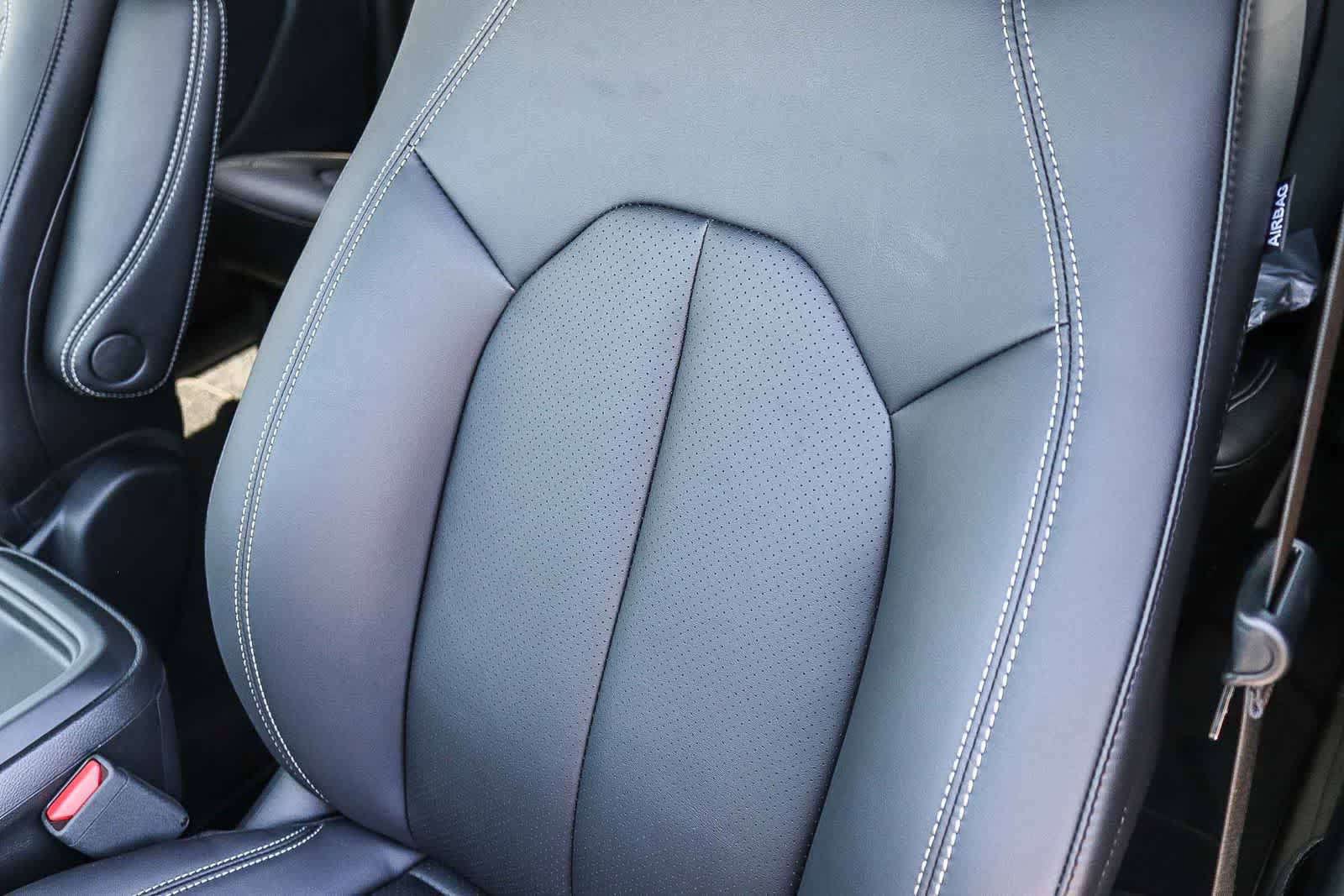New 2027 Chrysler Pacifica Select FWD image 26