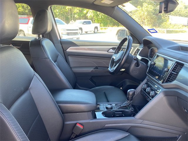 Used 2023 Volkswagen Atlas Cross Sport SEL R-Line image 11