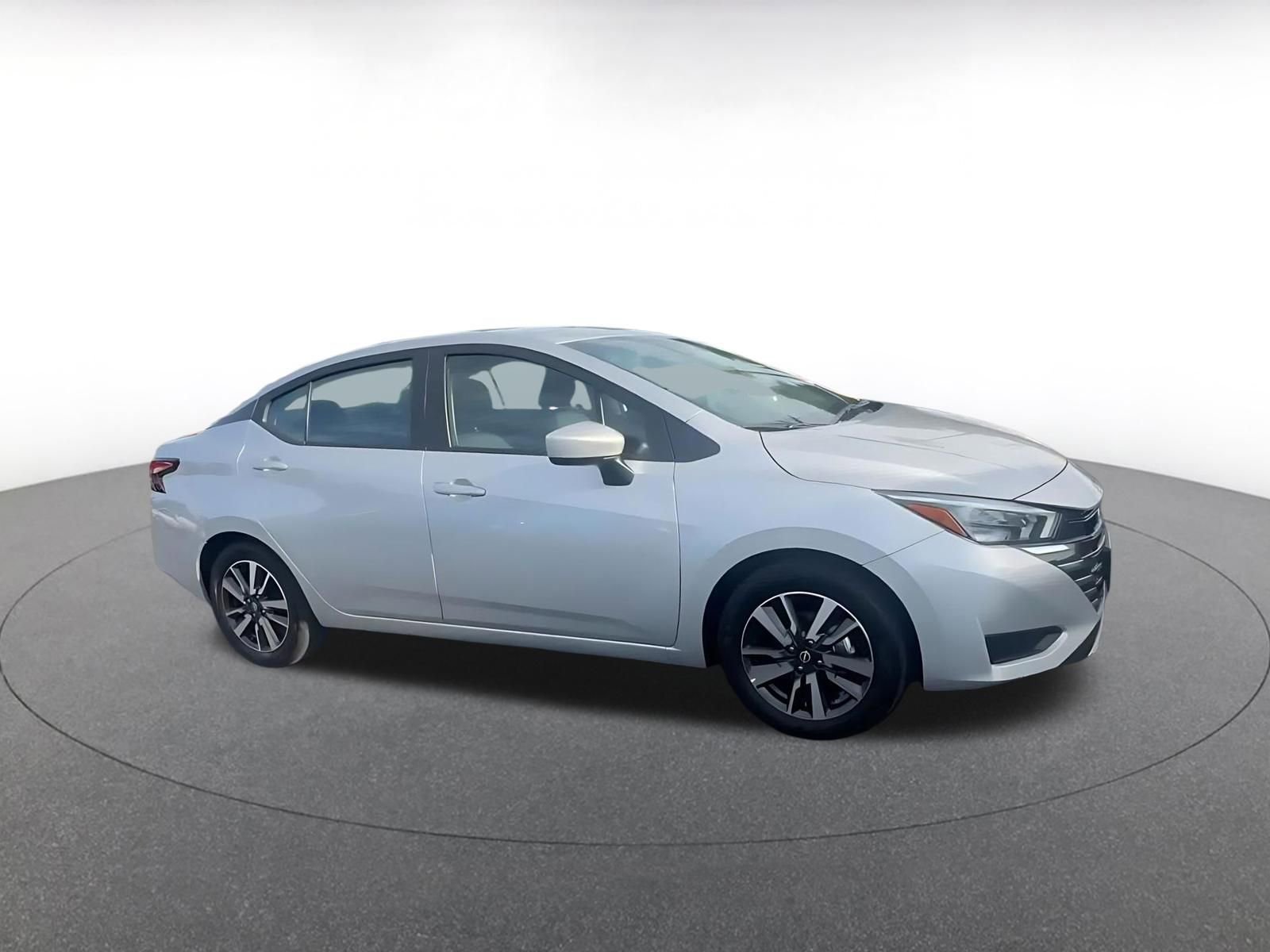 Used 2025 Nissan Versa SV video 2