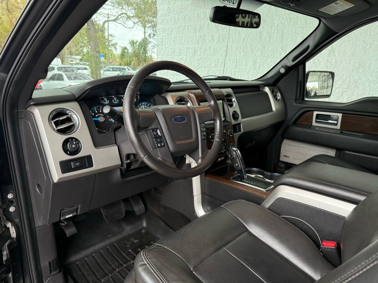Used 2014 Ford F150 Lariat w/ Equipment Group 502A Luxury AWD/4WD image 3