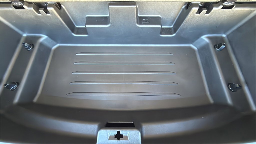 Used 2023 Chevrolet Traverse LT image 16