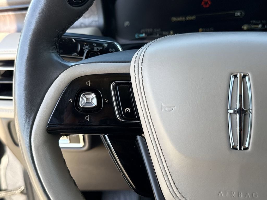 Used 2023 Lincoln Aviator Reserve w/ Elements Package Plus image 26