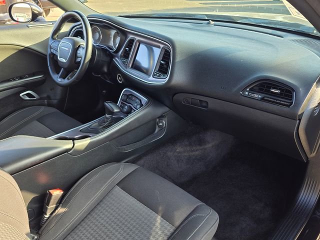 Used 2017 Dodge Challenger R/T image 8