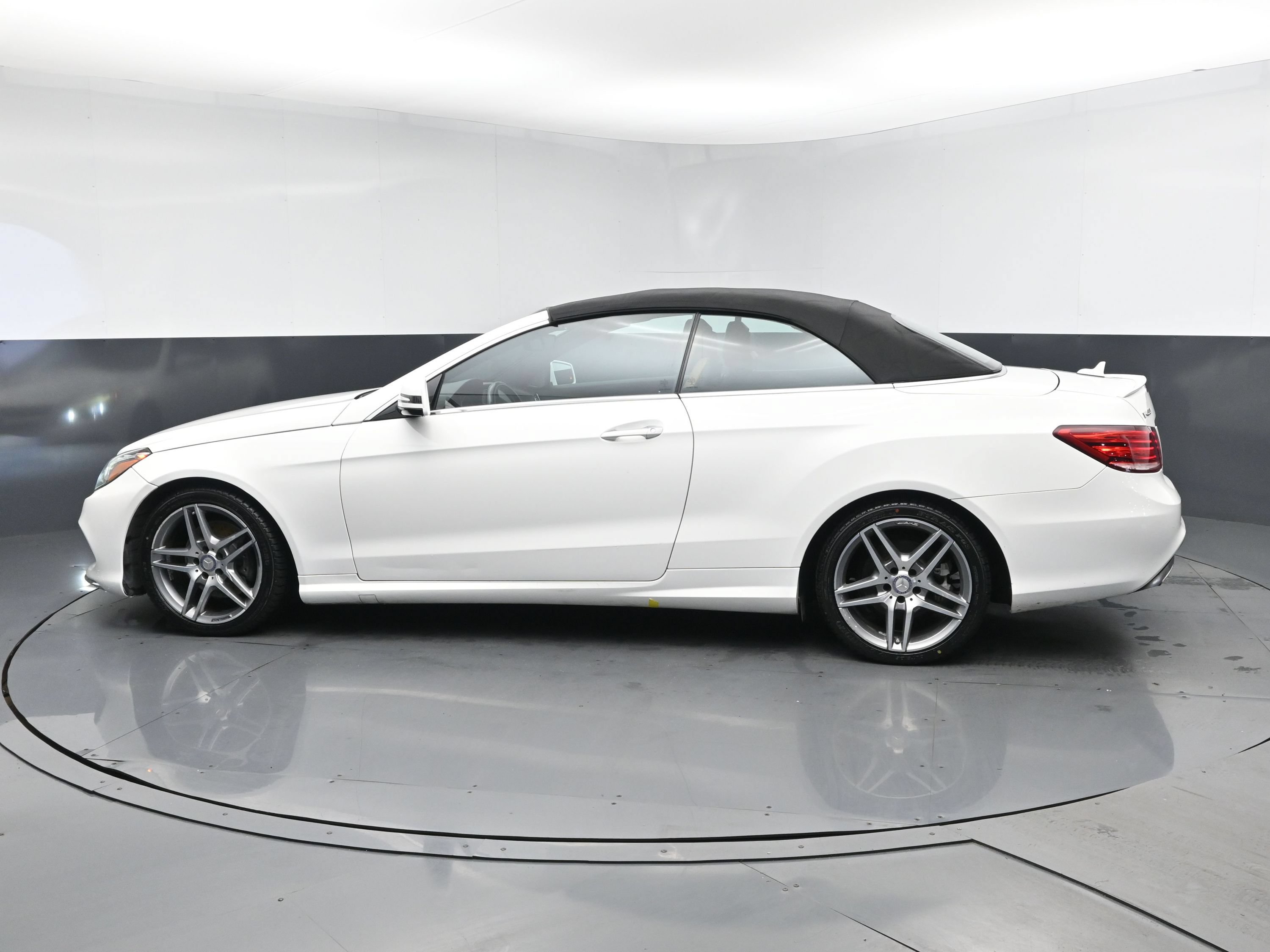 Used 2017 Mercedes-Benz E 400 Cabriolet w/ Premium 2 Package image 5