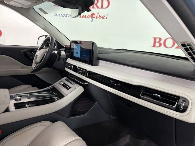 Used 2025 Lincoln Aviator Reserve w/ Equipment Group 201A image 17