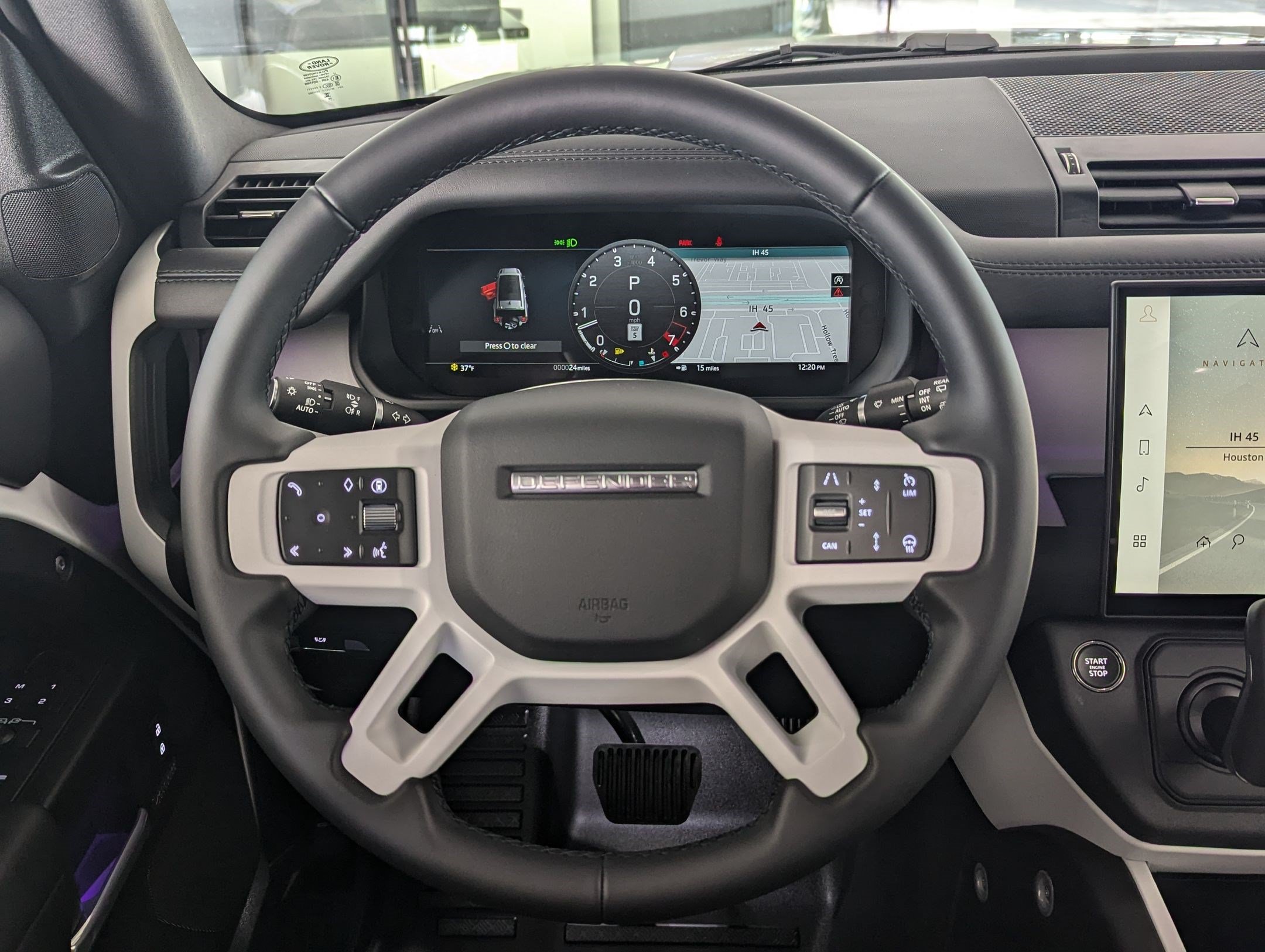 Used 2026 Land Rover Defender 130 X-Dynamic SE AWD/4WD image 17