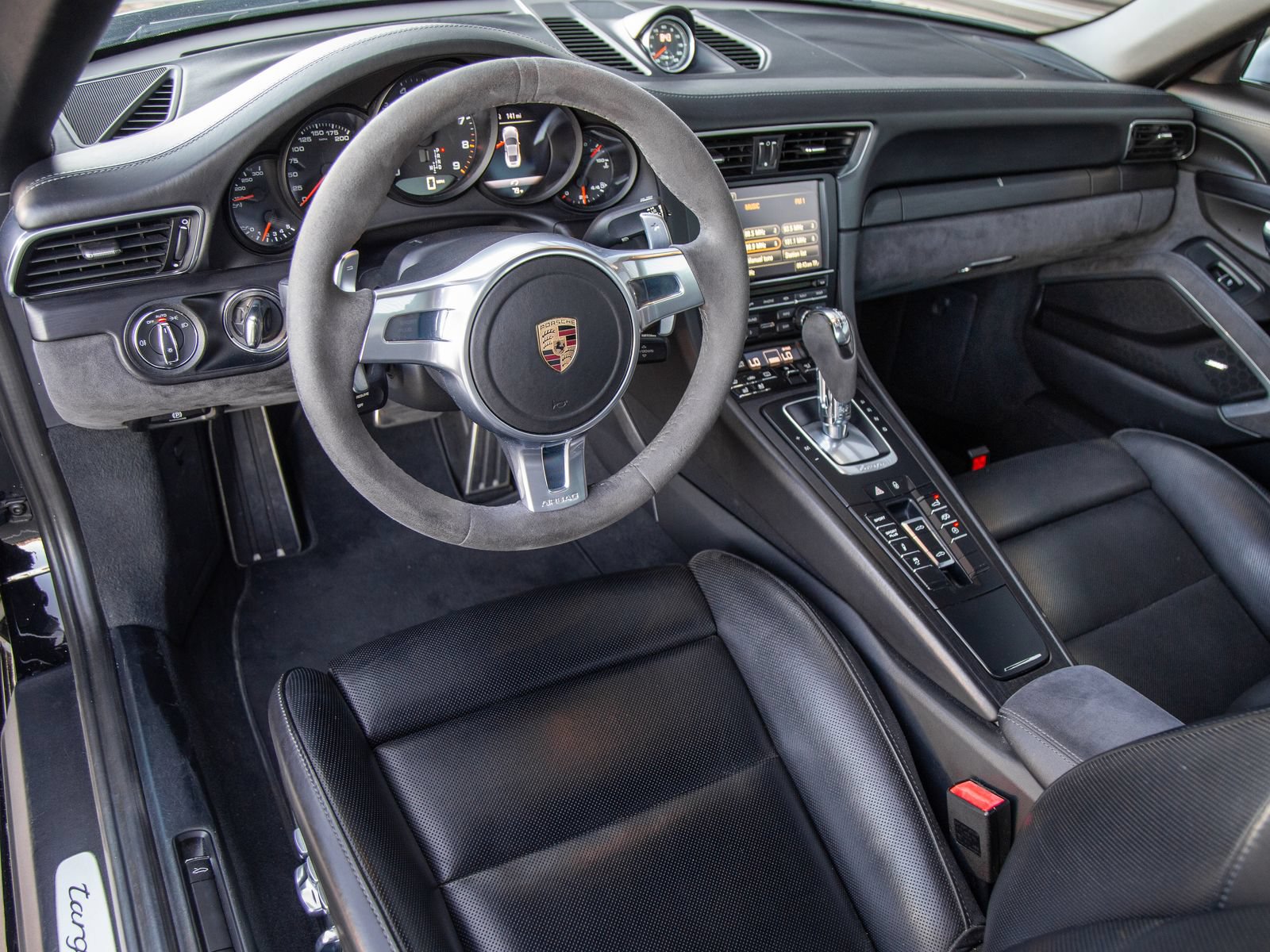 Certified 2016 Porsche 911 Targa 4 GTS AWD/4WD image 4