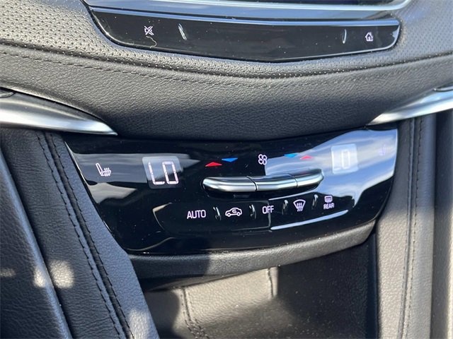 Certified 2022 Cadillac XT5 Premium Luxury w/ LPO, Floor Liner Package image 23