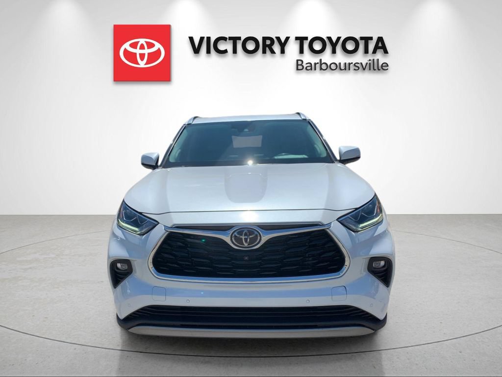 Used 2023 Toyota Highlander Platinum FWD image 8