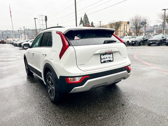 Used 2025 Kia Niro EX image 10