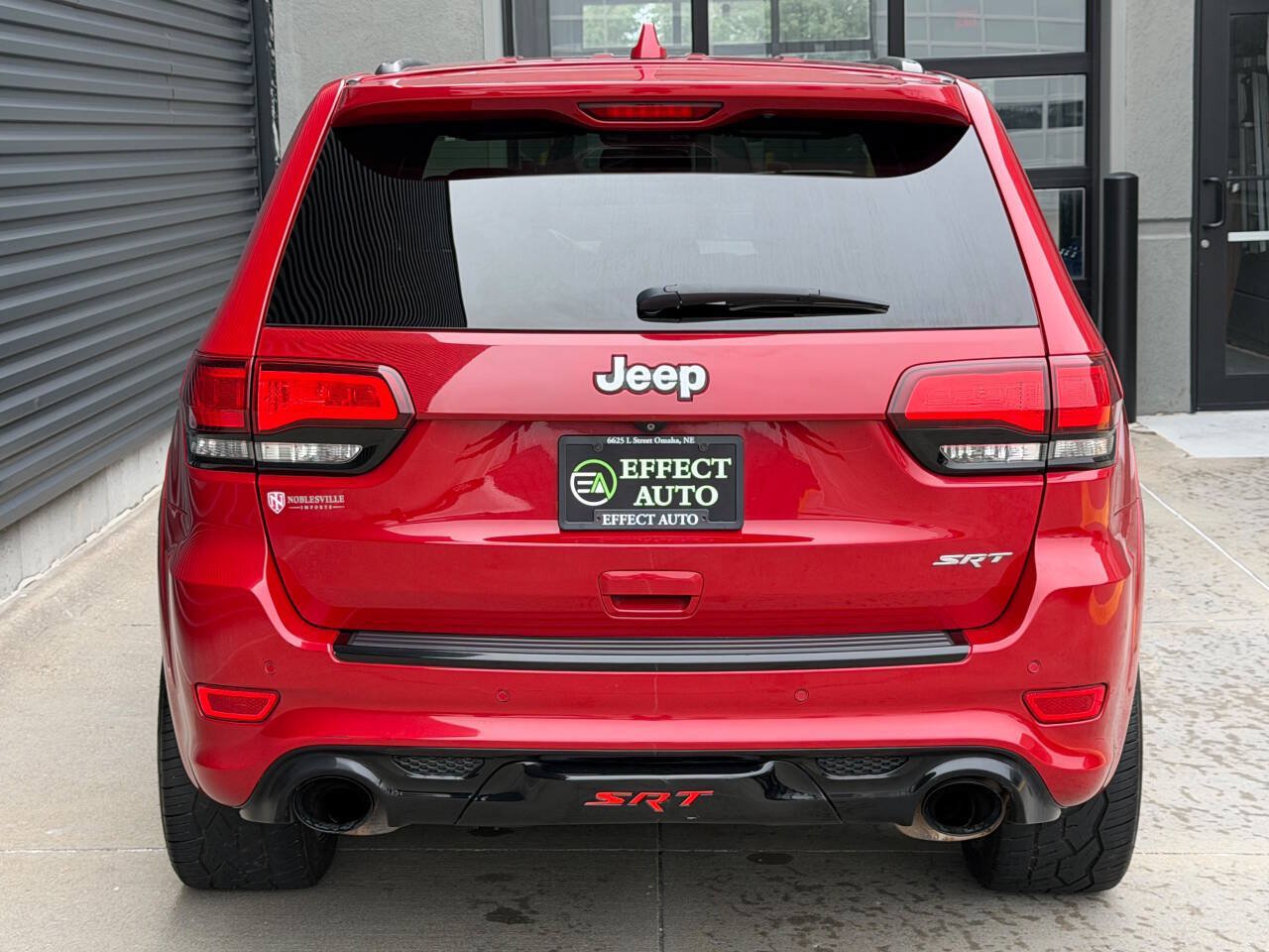 Used 2014 Jeep Grand Cherokee SRT8 w/ Luxury Group II AWD/4WD image 12