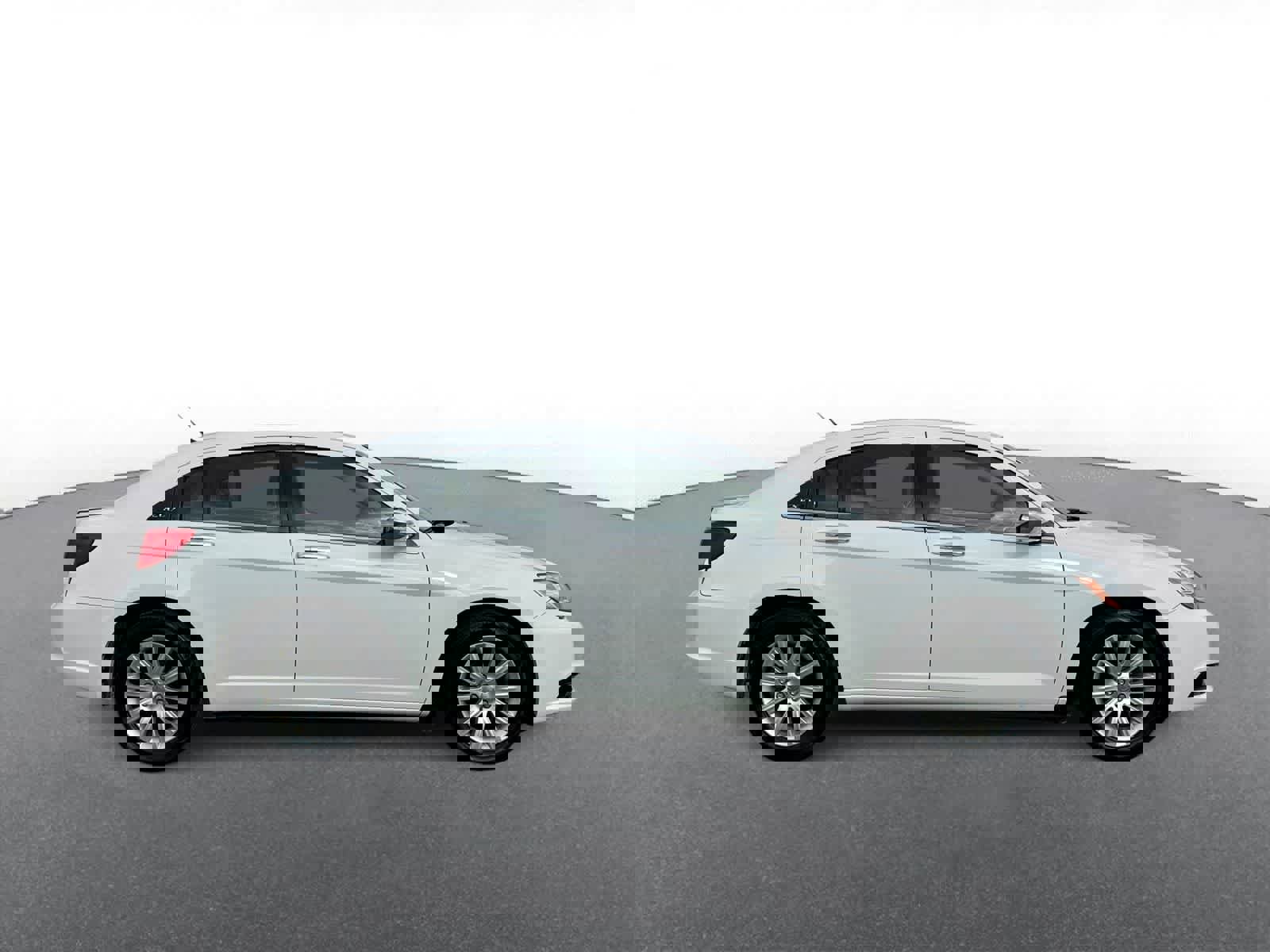 Used 2013 Chrysler 200 Limited image 9