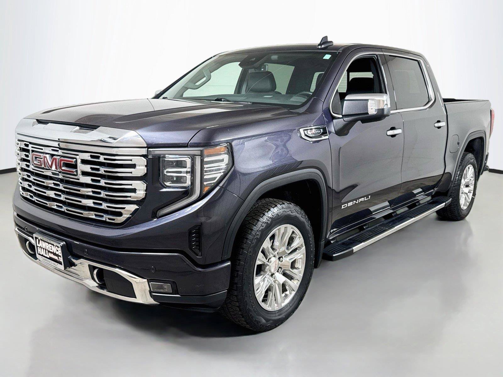 Used 2022 GMC Sierra 1500 Denali AWD/4WD image 1