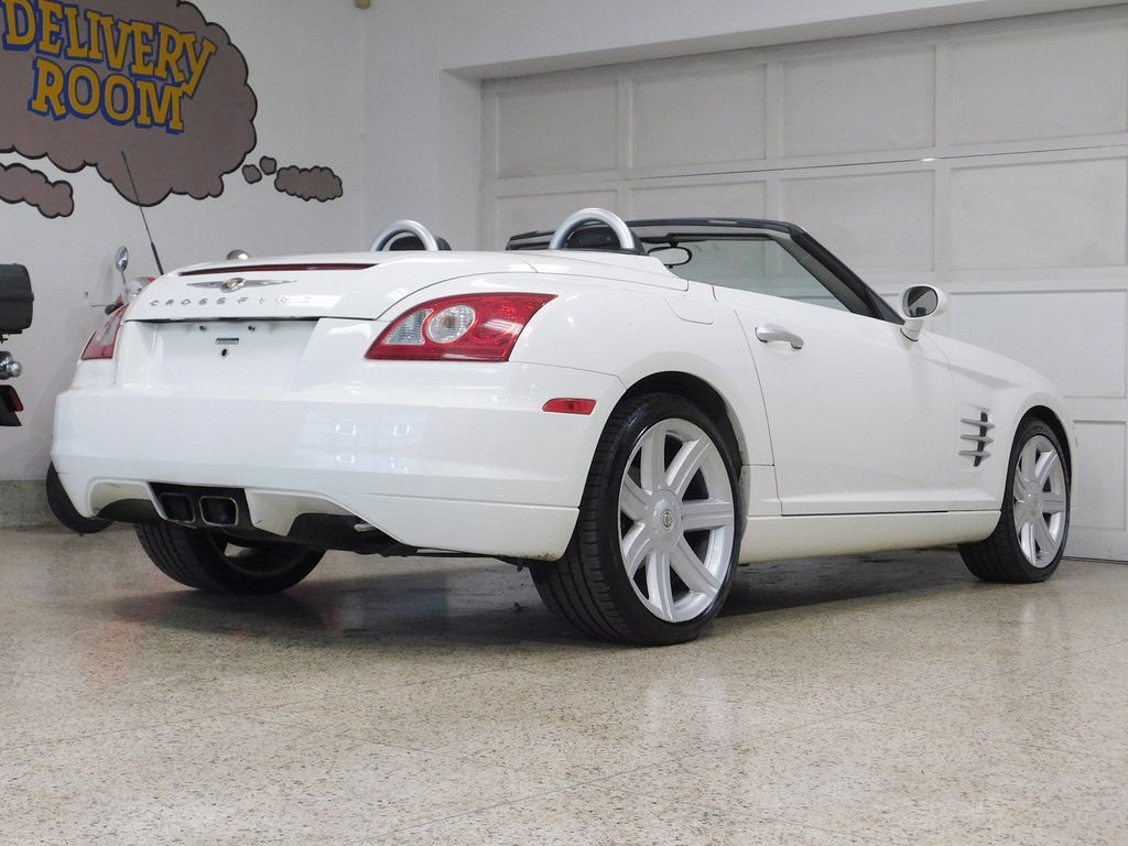 Used 2005 Chrysler Crossfire Limited RWD image 7