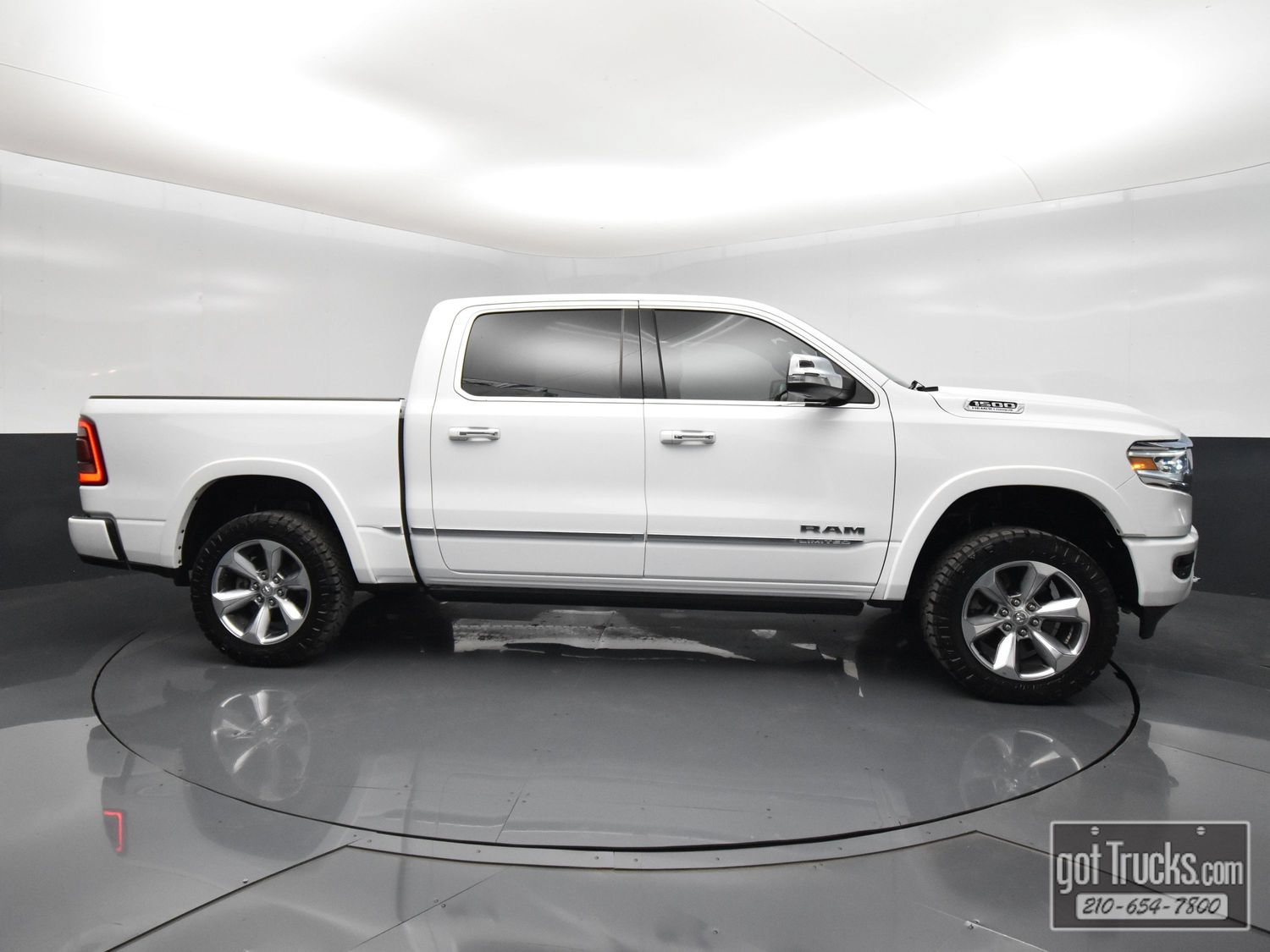 Used 2022 RAM 1500 Limited w/ Body Color Bumper Group AWD/4WD image 51