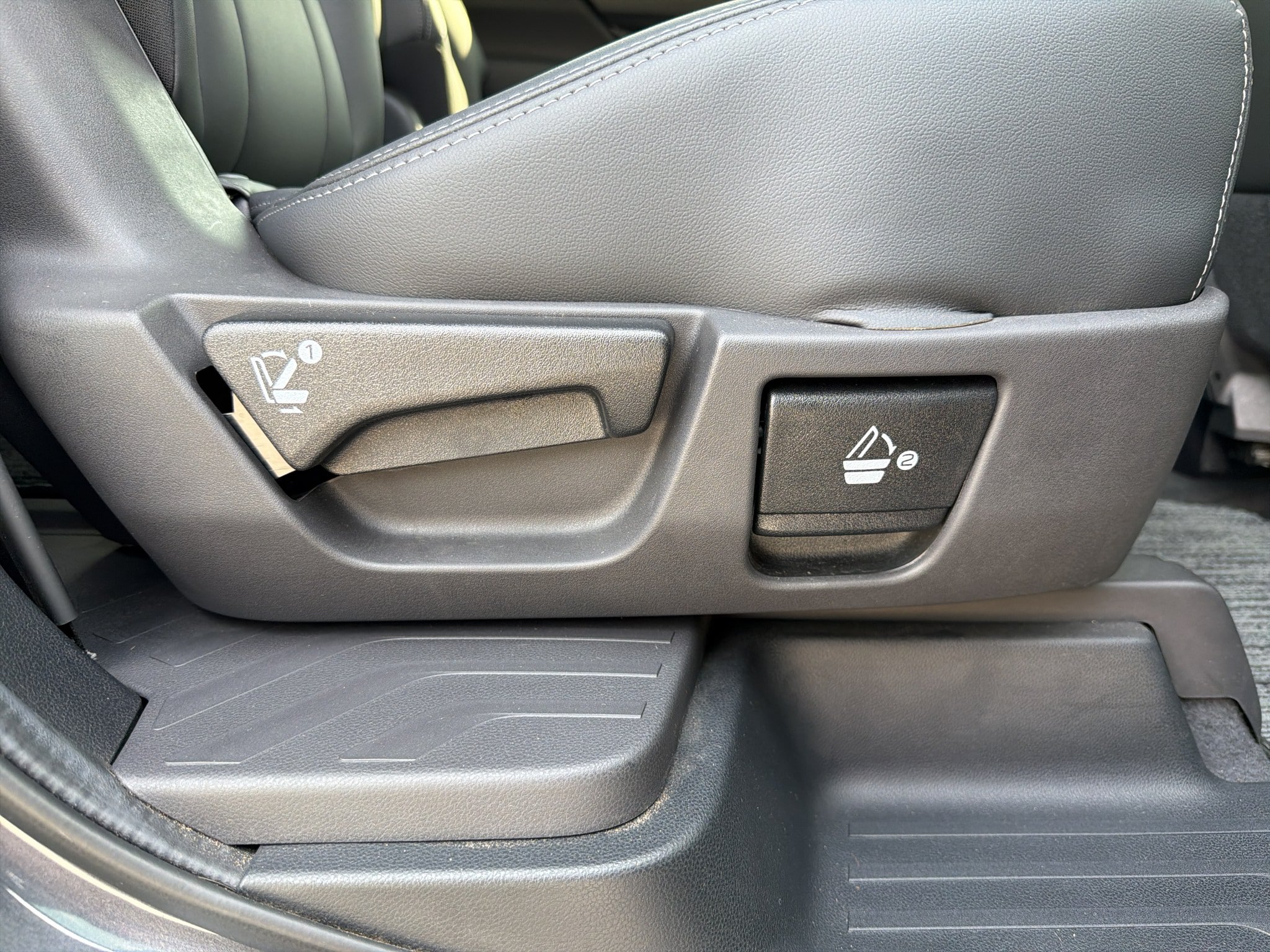 Certified 2026 Subaru Ascent Premium AWD/4WD image 27