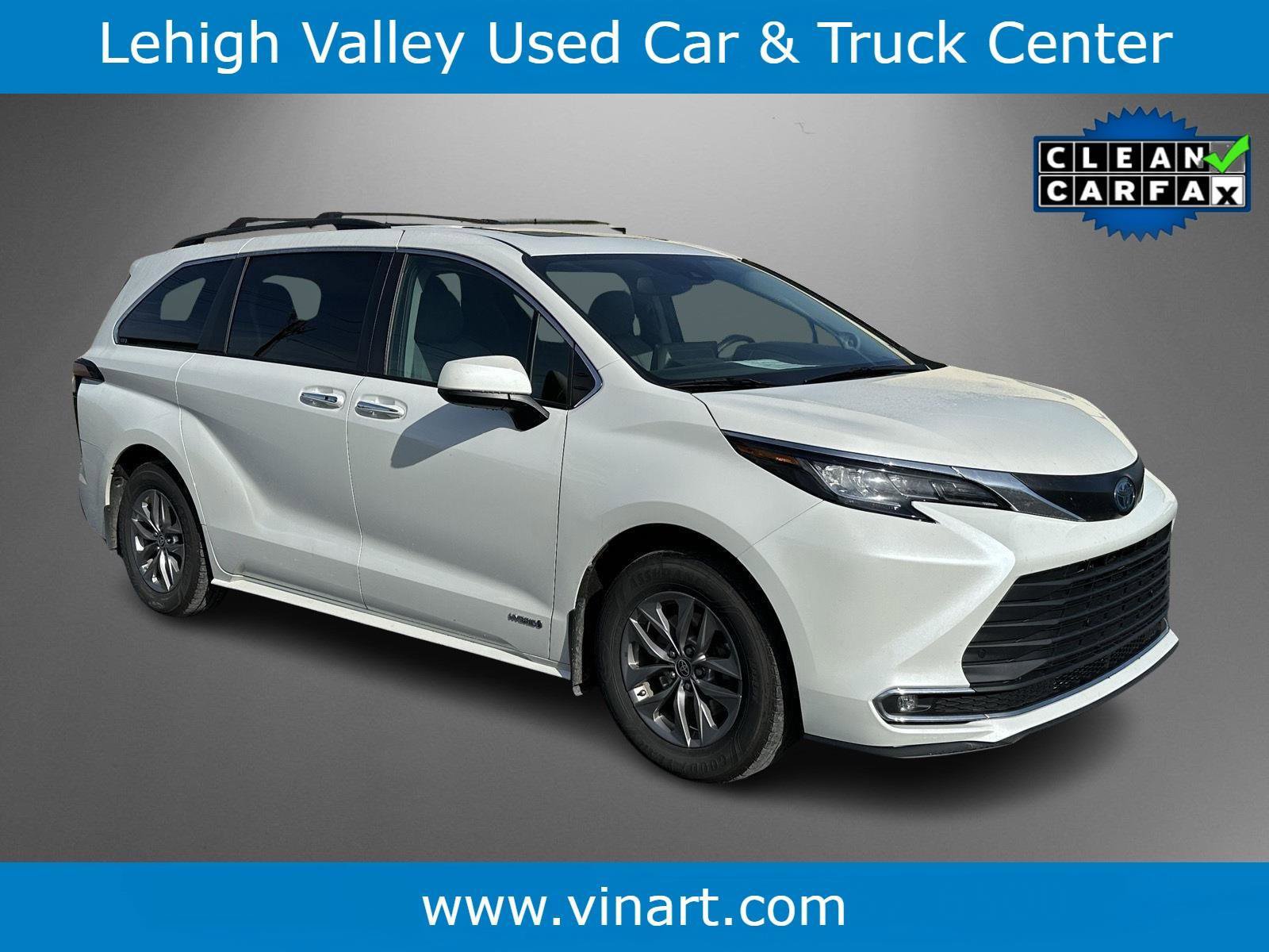Used 2021 Toyota Sienna XLE w/ XLE Plus Package FWD image 1