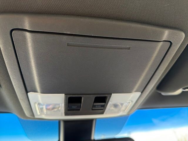 Used 2018 Ford Taurus Limited FWD image 18