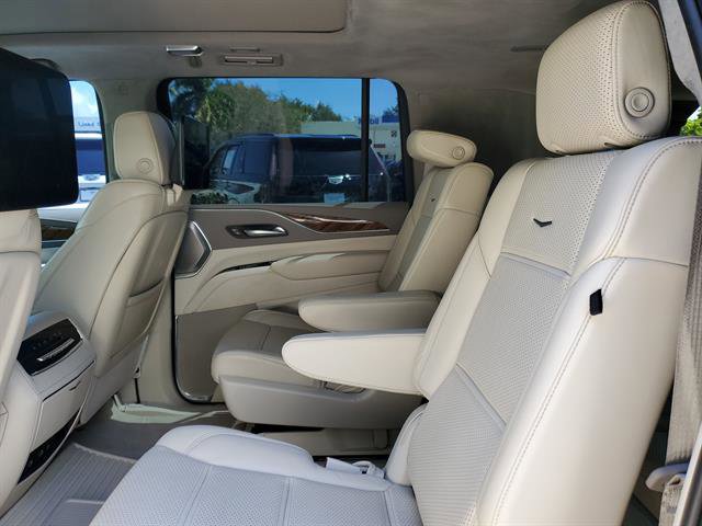 Certified 2023 Cadillac Escalade ESV Sport Platinum image 34