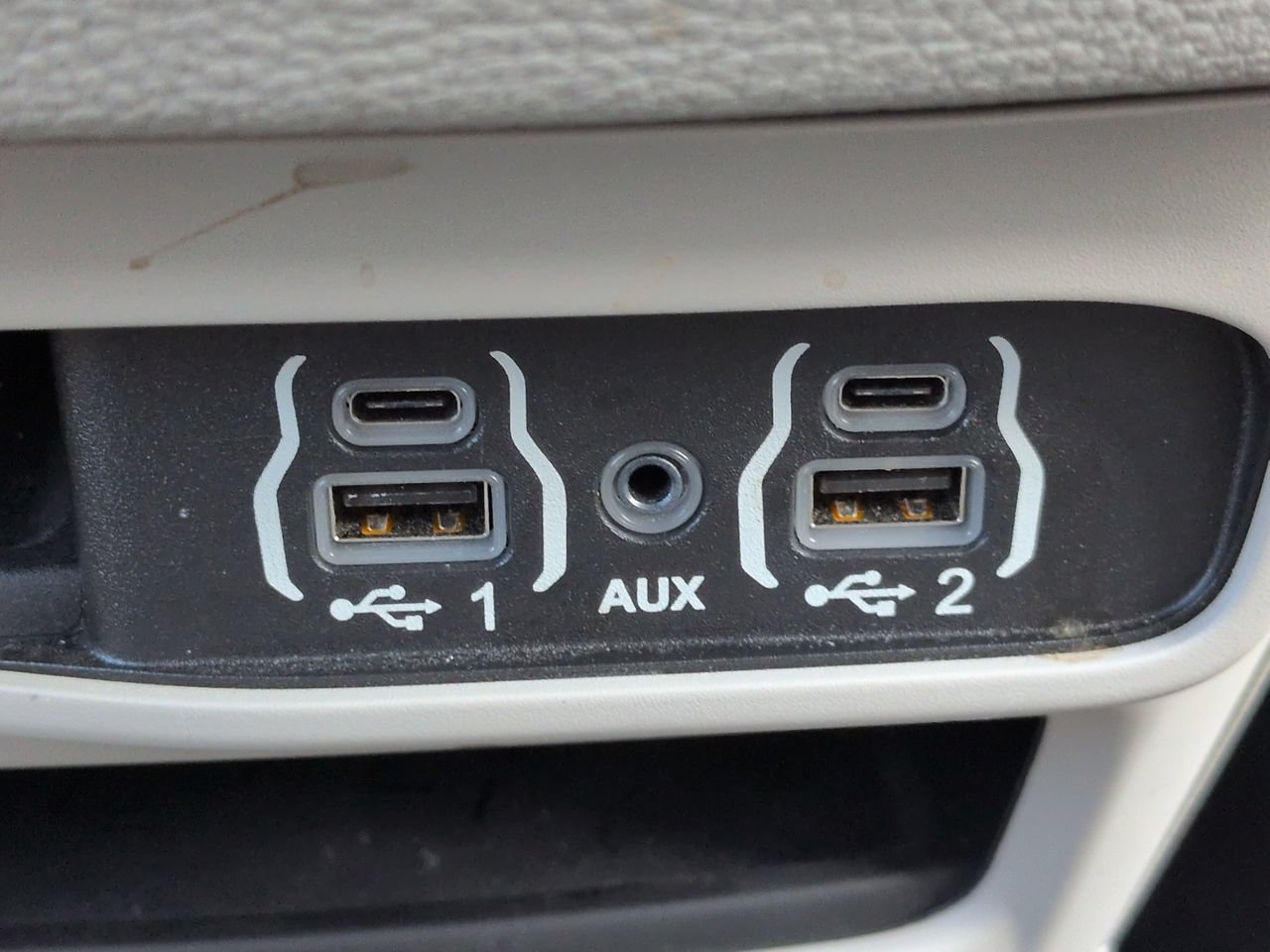 Used 2021 Chrysler Pacifica Touring-L w/ Premium & Safety Sphere Group FWD image 24