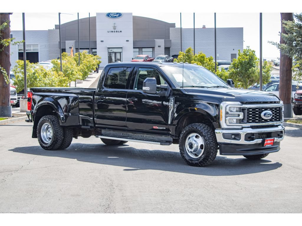 Used 2023 Ford F350 Lariat w/ Tow Technology Package AWD/4WD image 2