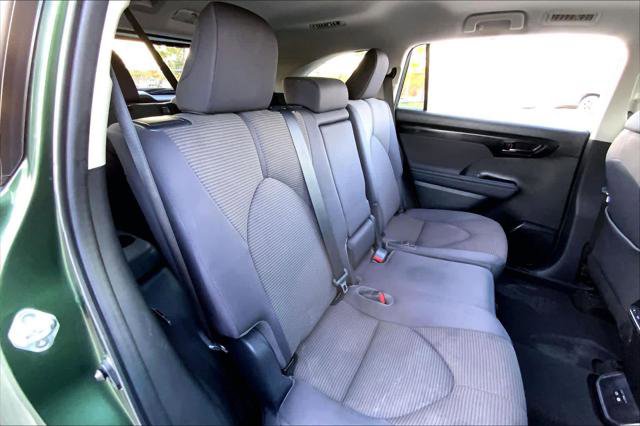 Certified 2023 Toyota Highlander L image 18