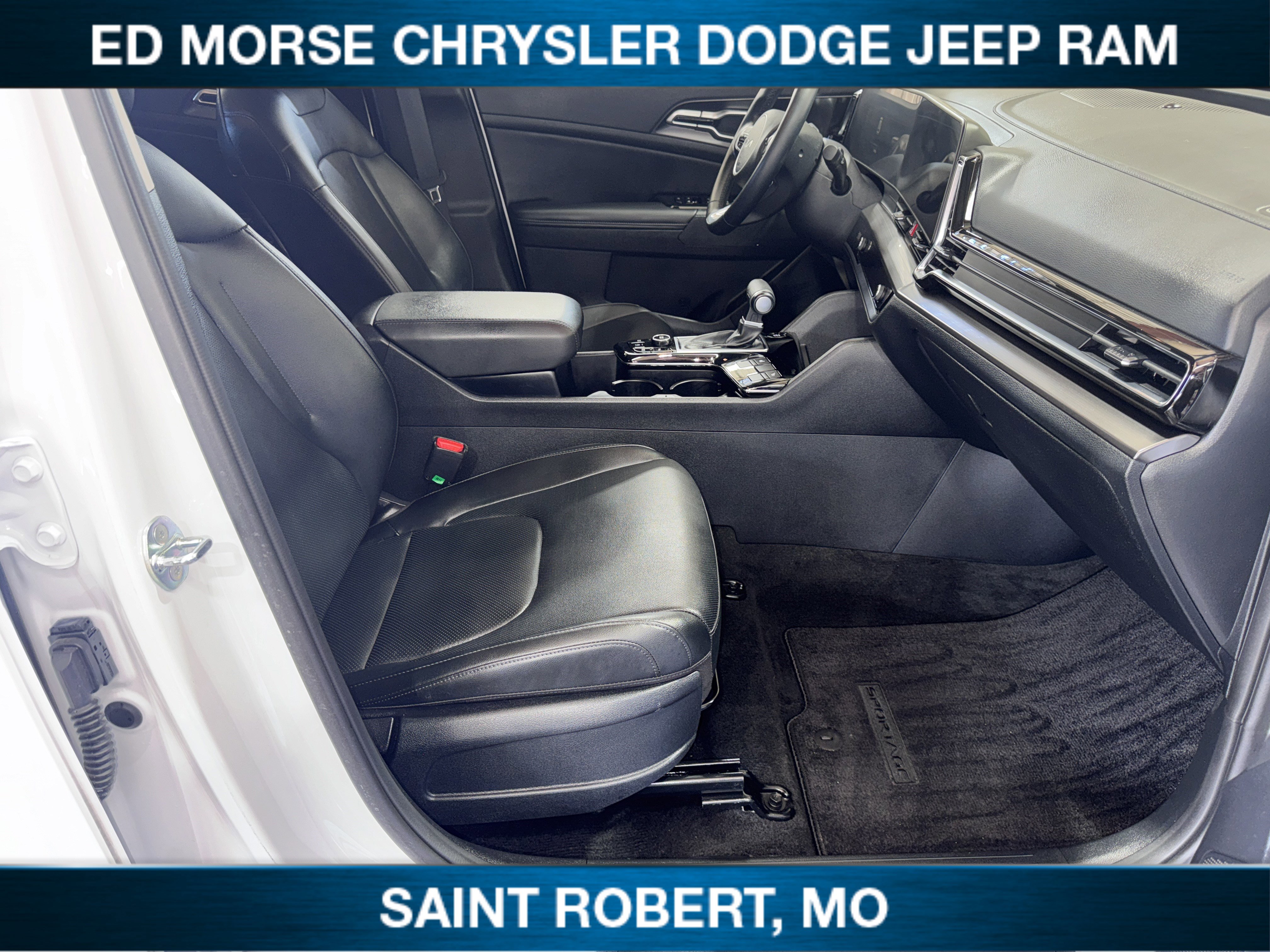 Used 2025 Kia Sportage EX image 28