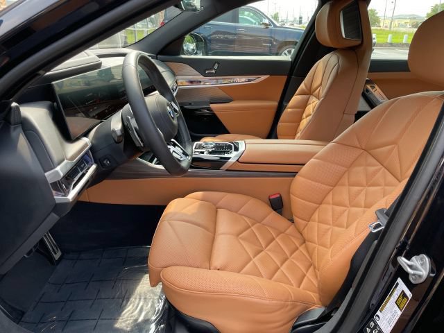 Used 2025 BMW 740i xDrive AWD/4WD image 26
