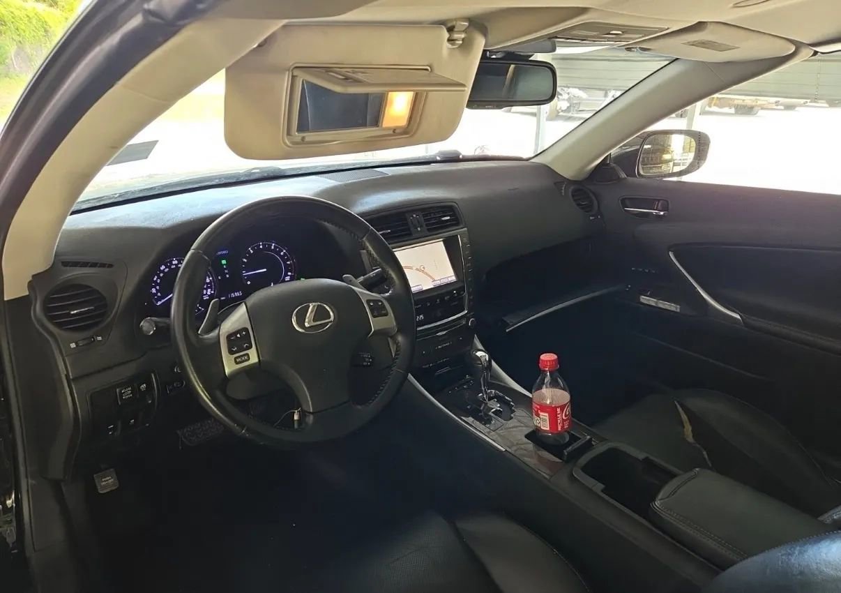 Used 2014 Lexus IS 250C w/ Luxury Package RWD image 4