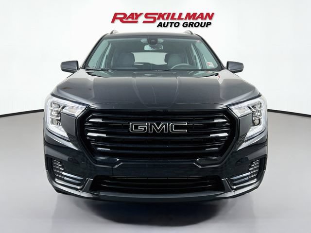 Used 2023 GMC Terrain SLE w/ Driver Convenience Package AWD/4WD image 2