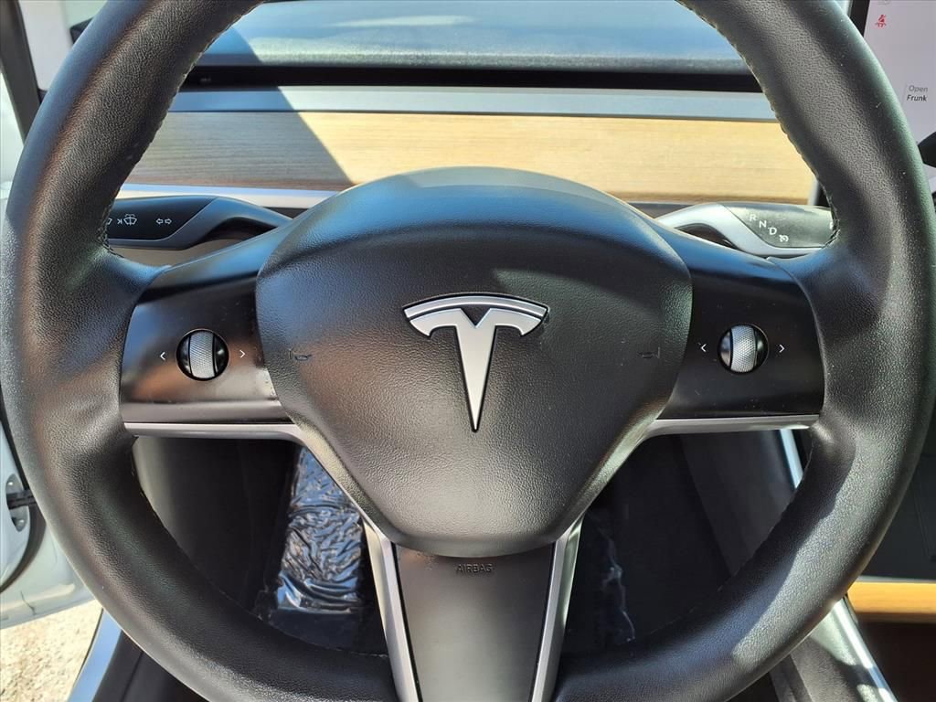 Used 2021 Tesla Model Y Long Range AWD/4WD image 26