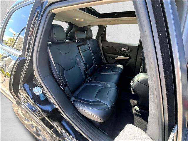 Used 2017 Jeep Cherokee High Altitude AWD/4WD image 26