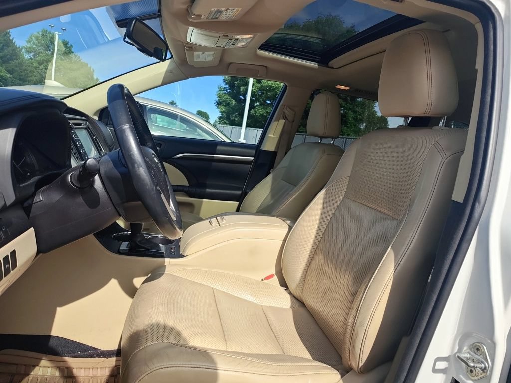 Used 2016 Toyota Highlander Limited AWD/4WD image 8