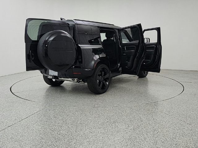 New 2026 Land Rover Defender 110 X-Dynamic SE AWD/4WD image 11