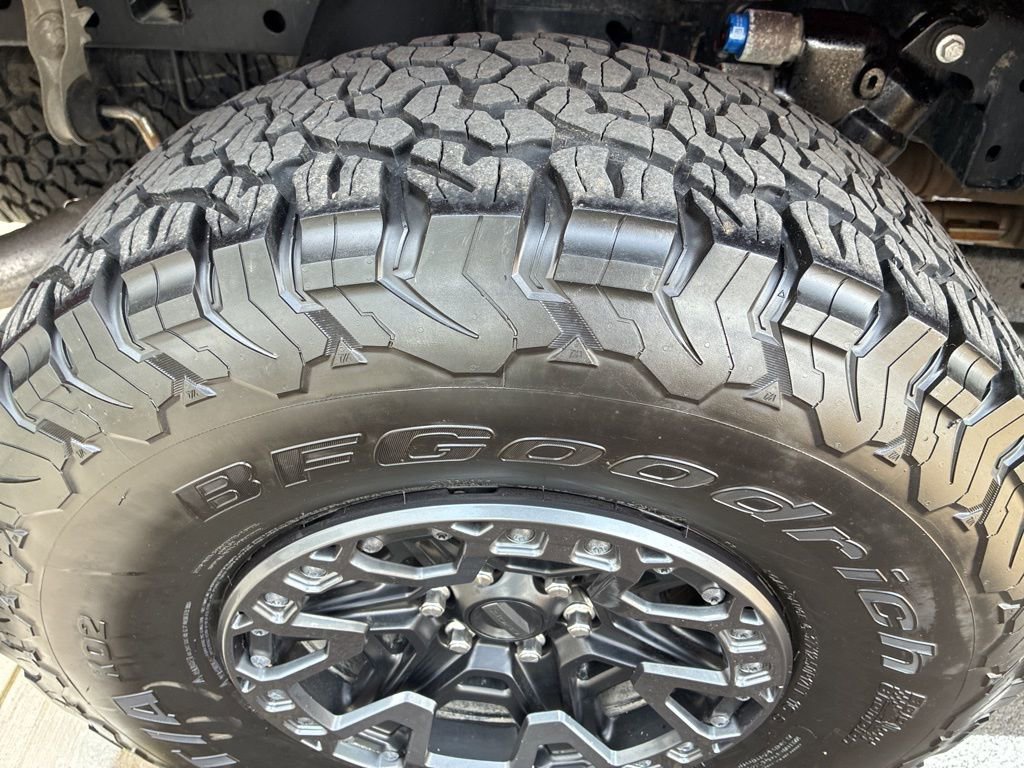 Used 2025 Ford F150 Raptor w/ Equipment Group 803A Raptor R AWD/4WD image 14