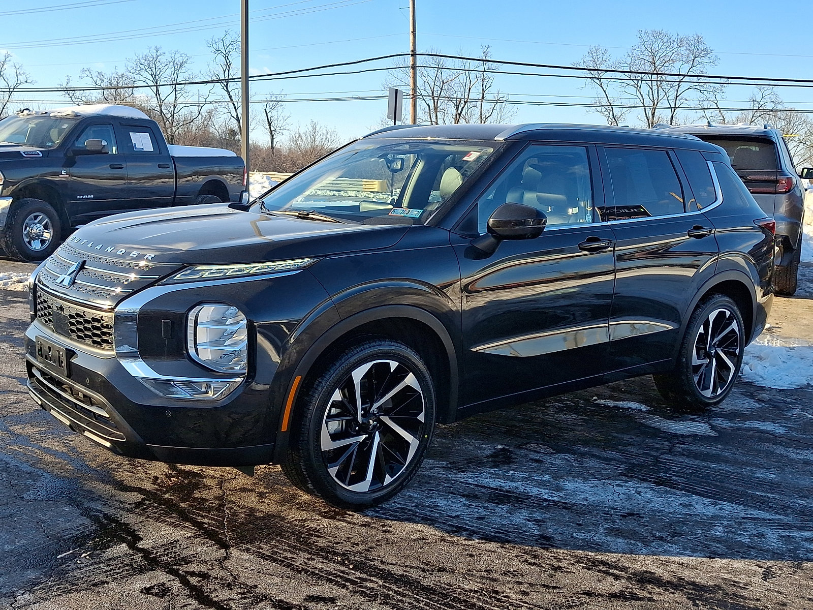 Used 2023 Mitsubishi Outlander SEL 40th Anniversary image 3