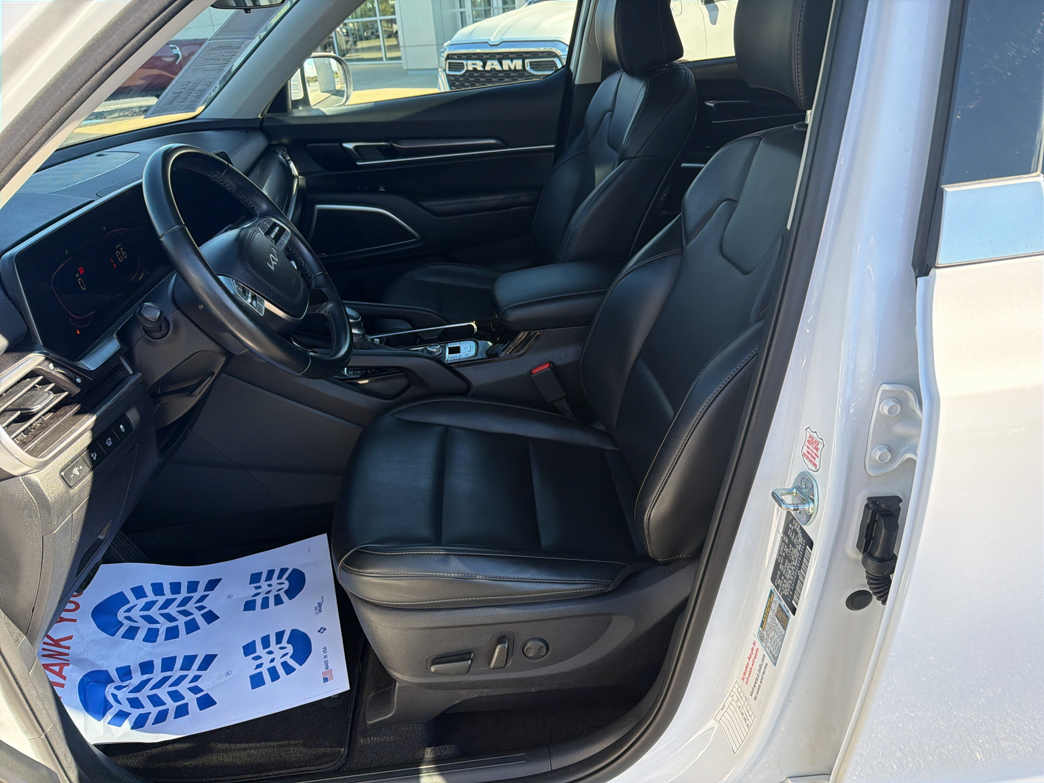 Used 2025 Kia Telluride S AWD/4WD image 11