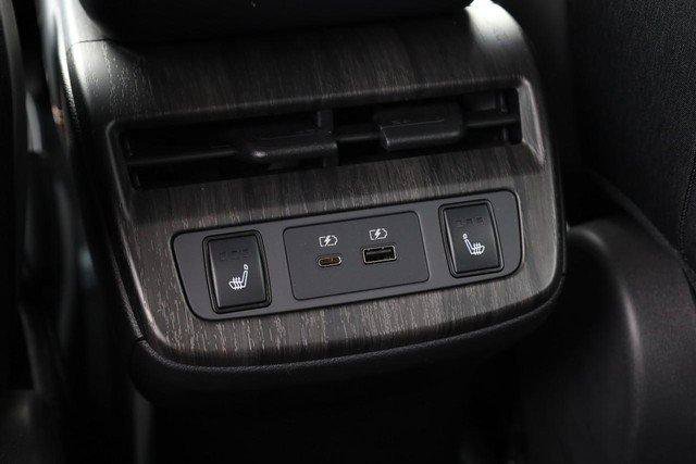 Used 2024 Nissan Ariya AWD image 23