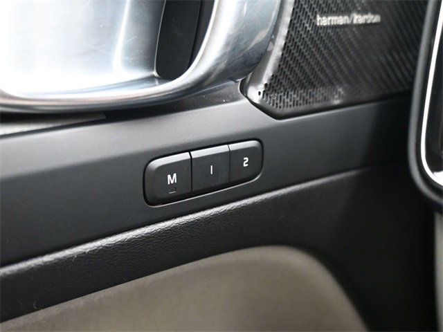 Used 2024 Volvo XC40 B5 Plus w/ Protection Package Premier image 28