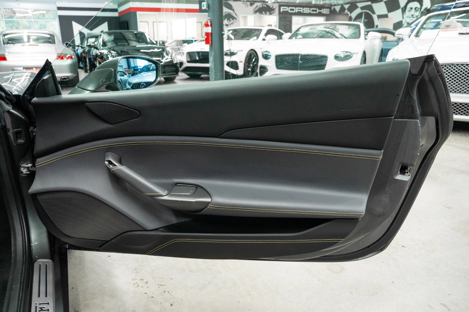 Used 2017 Ferrari 488 GTB RWD image 40