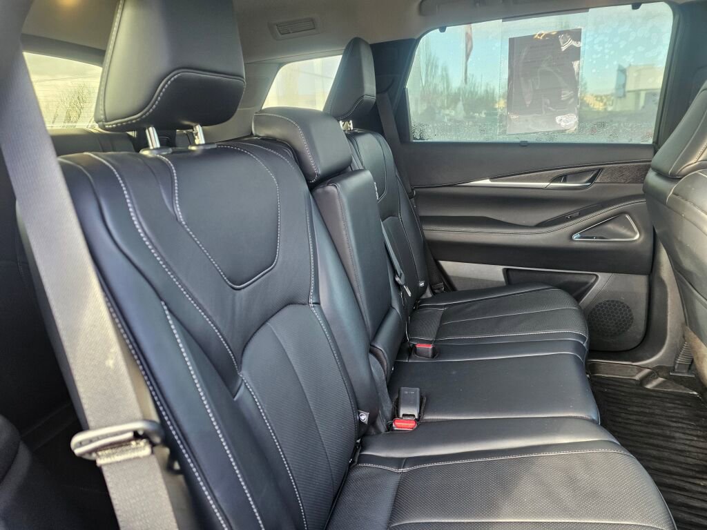 Used 2023 INFINITI QX60 Sensory w/ Vision Package AWD/4WD image 16
