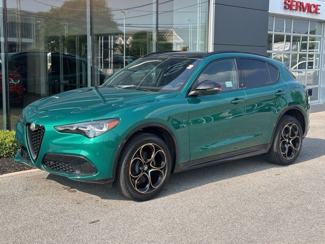 New 2025 Alfa Romeo Stelvio Sprint
