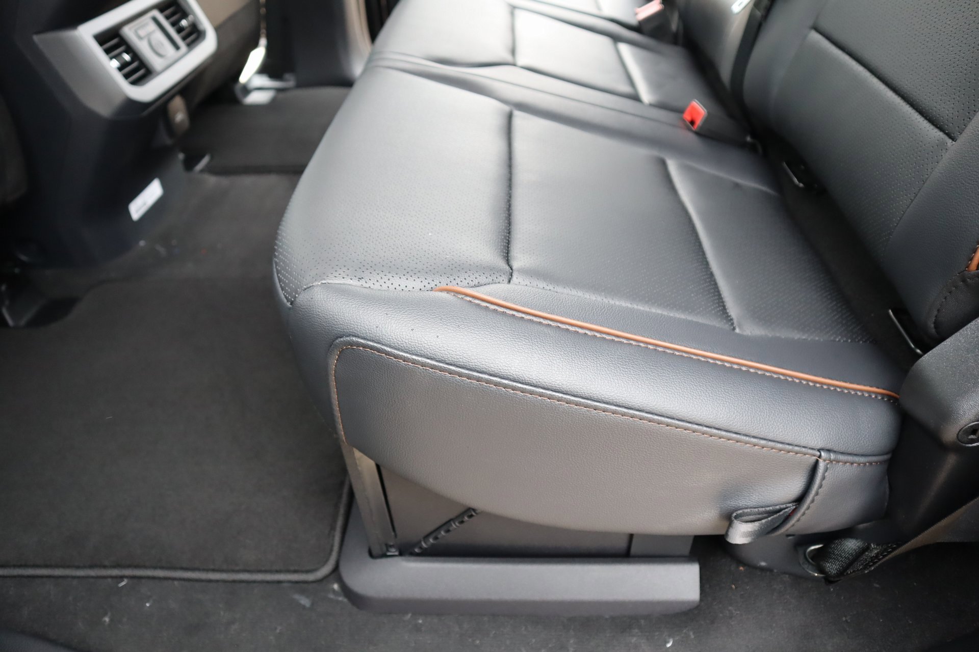 New 2026 Ford F350 Lariat w/ Black Appearance Package image 14